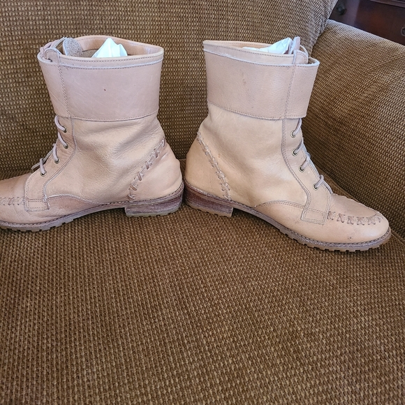 Tan Leather Size 7 Booties - Picture 2 of 9